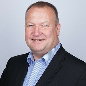 Headshot of Mike Curtis